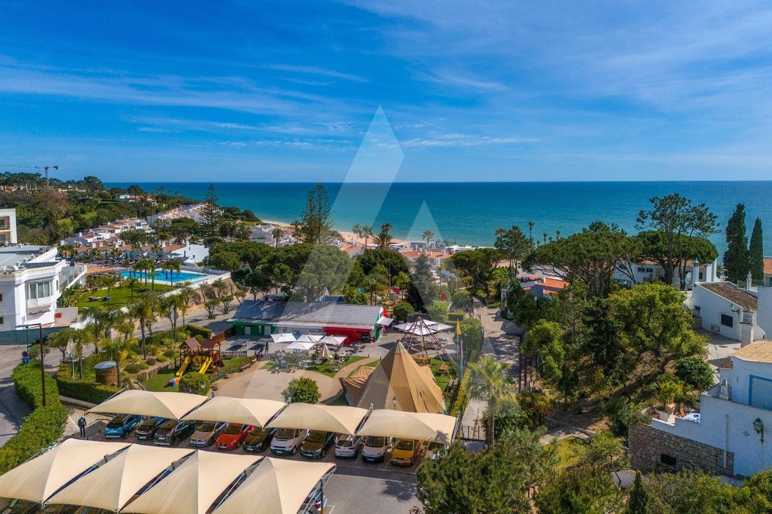 House in Vale do Lobo, Almancil, Portugal 2 - 16403138