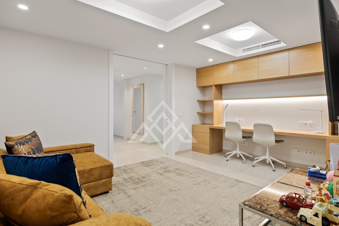 Apartment in Puerto Banus, Marbella, Spain 3 - 16621363