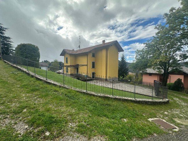 Villa in Selvino, Lombardy, Italy 3 - 15458910