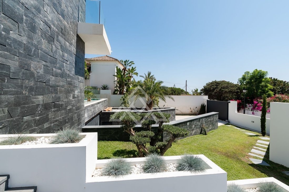 House in Elviria-Cabopino, Marbella, Spain 5 - 15491361