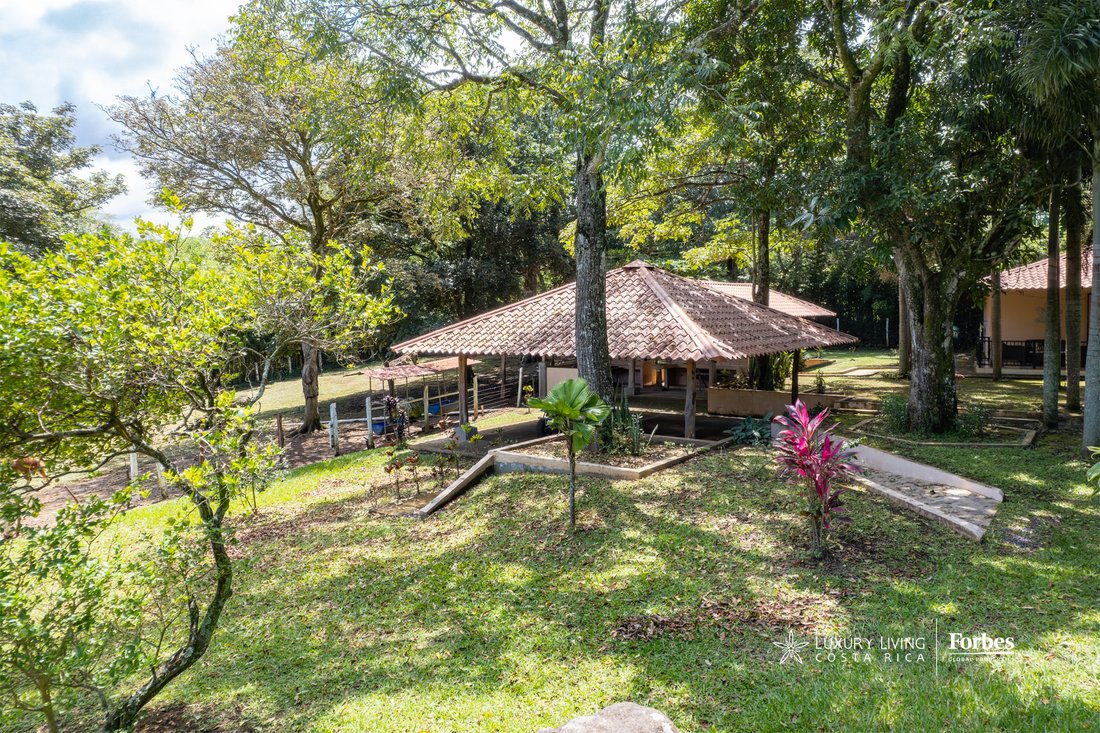 Land in Ciudad Colón, San José Province, Costa Rica 4 - 16712453