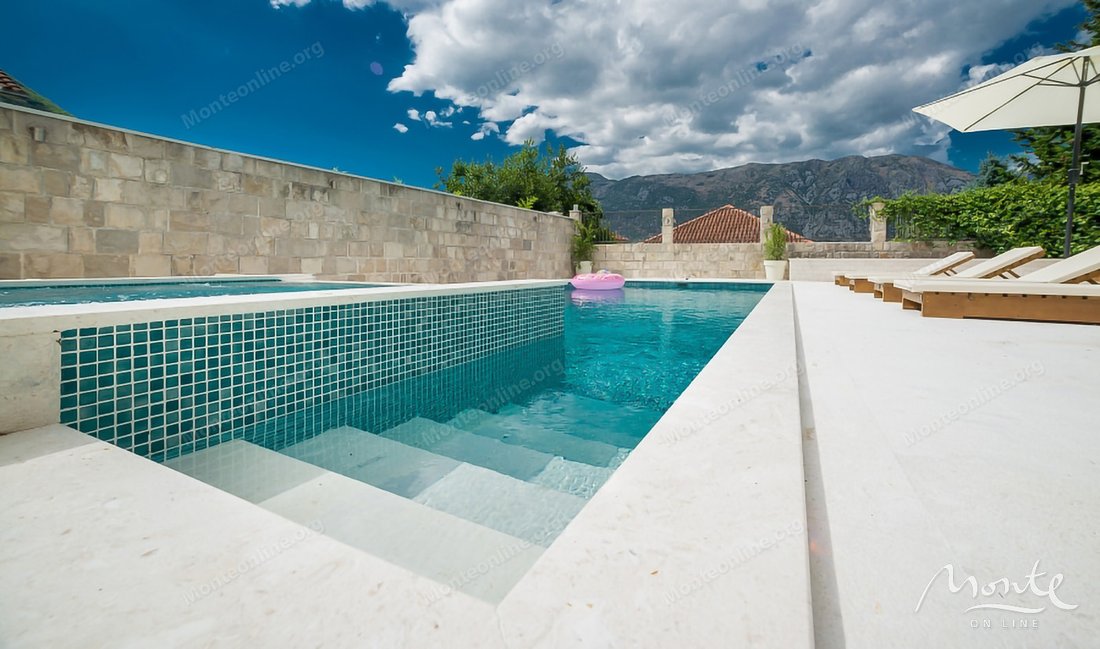 Villa in Donji Stoliv, Kotor Municipality, Montenegro 4 - 16715690