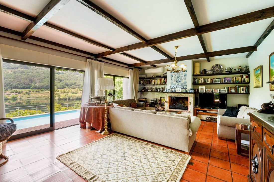 House in Vila Boa do Bispo, Porto District, Portugal 2 - 15772914