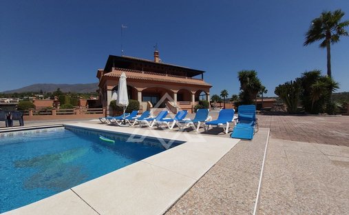 Haus in Estepona, Andalusien, Spanien 1