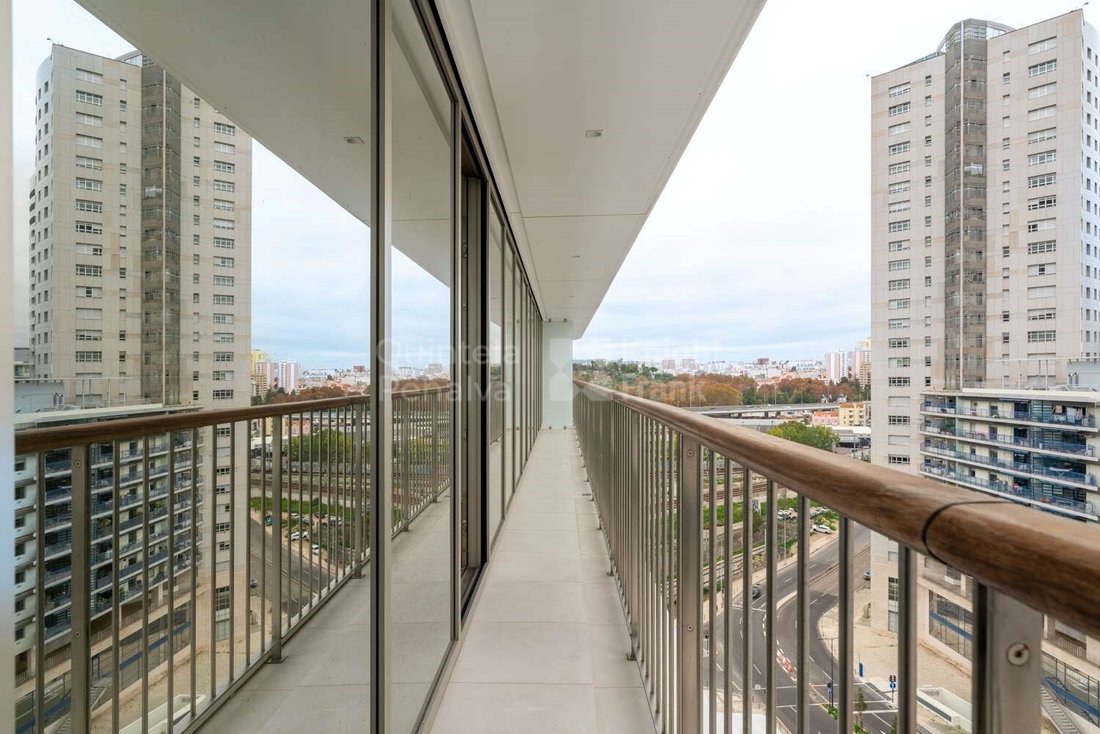 Apartment in Campolide, Lisbon, Portugal 3 - 15015758