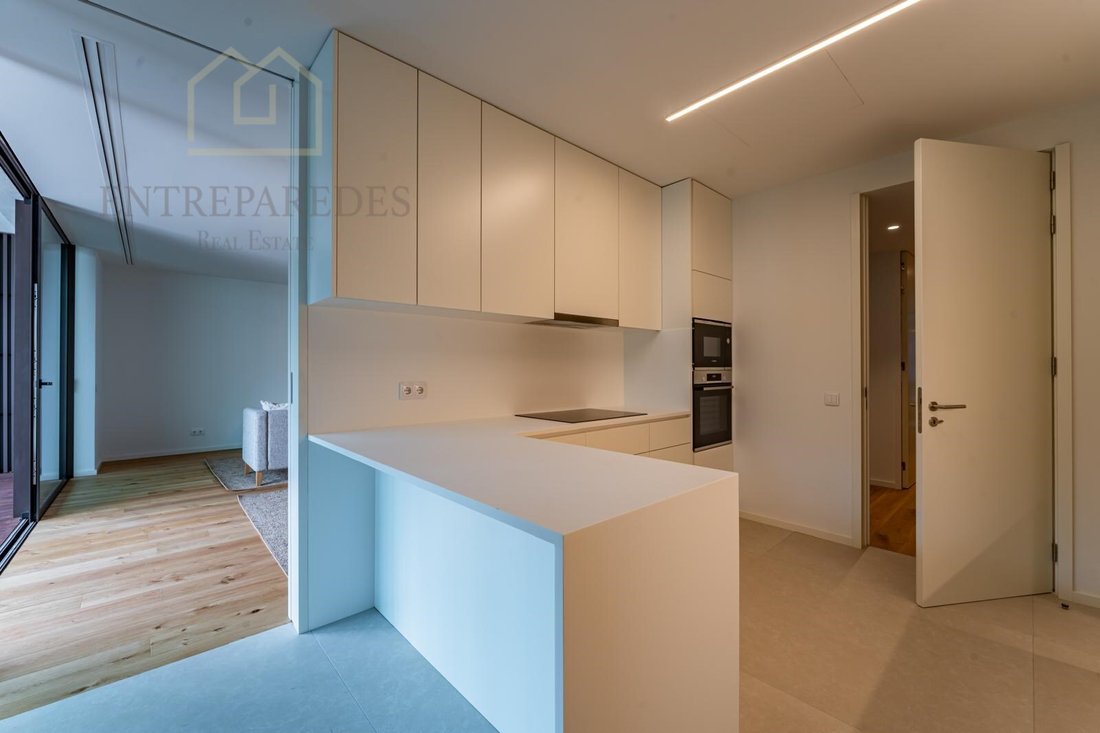 Apartment in Mafamude e Vilar do Paraiso, Porto District, Portugal 5 - 16369142