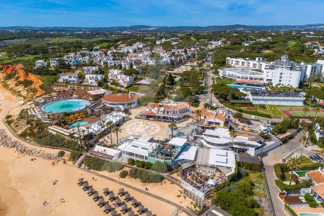 House in Vale do Lobo, Almancil, Portugal 3 - 16403138
