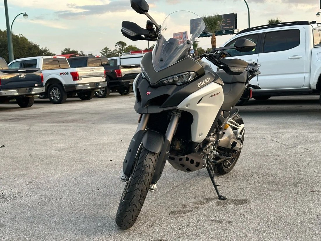 Orlando, FL, United States 1 - 16714906