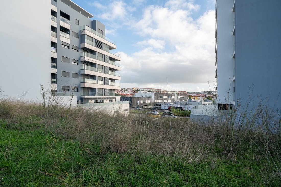 Land in Falagueira-Venda Nova, Lisbon, Portugal 2 - 16613191