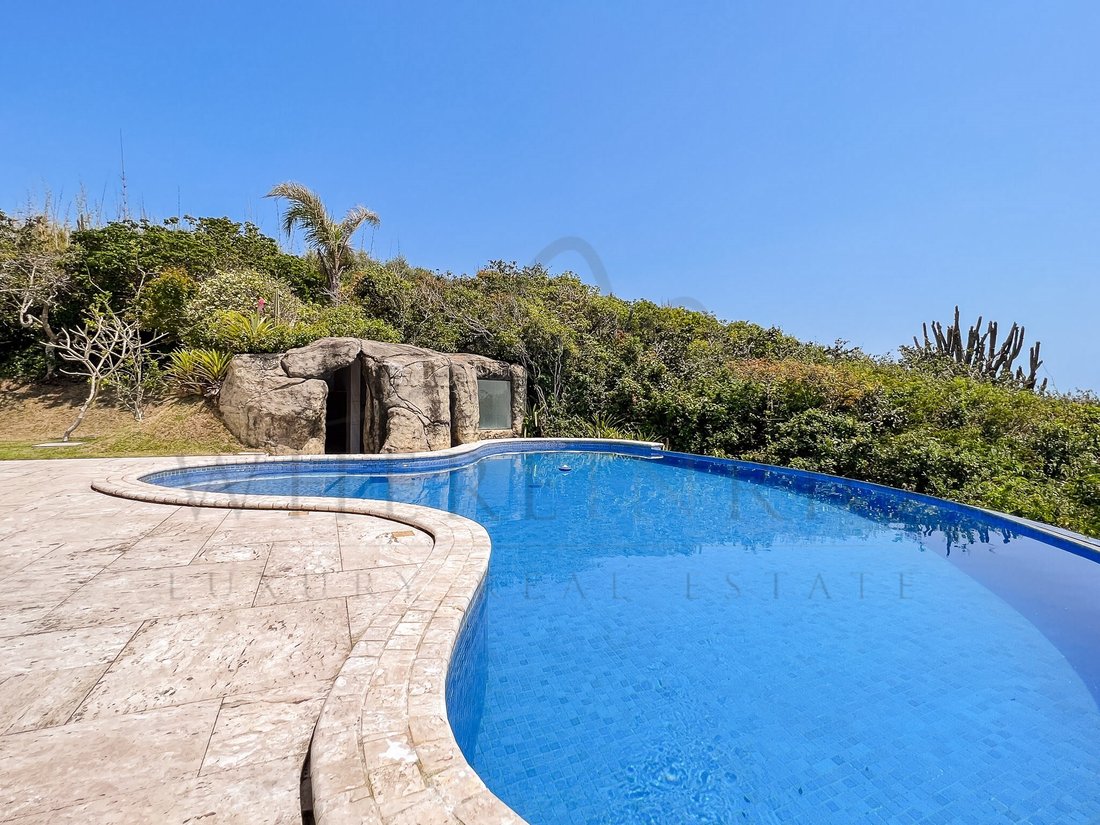 House in Ponta de Manguinhos, State of Rio de Janeiro, Brazil 3 - 12976277