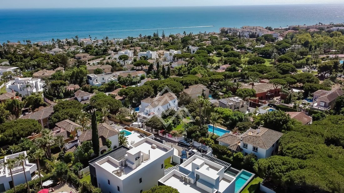 House in Elviria-Cabopino, Marbella, Spain 3 - 15491618