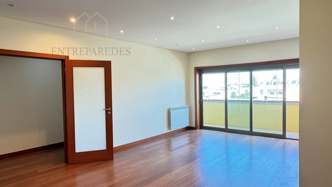Apartment in Senhora da Hora, Porto District, Portugal 1 - 14576040