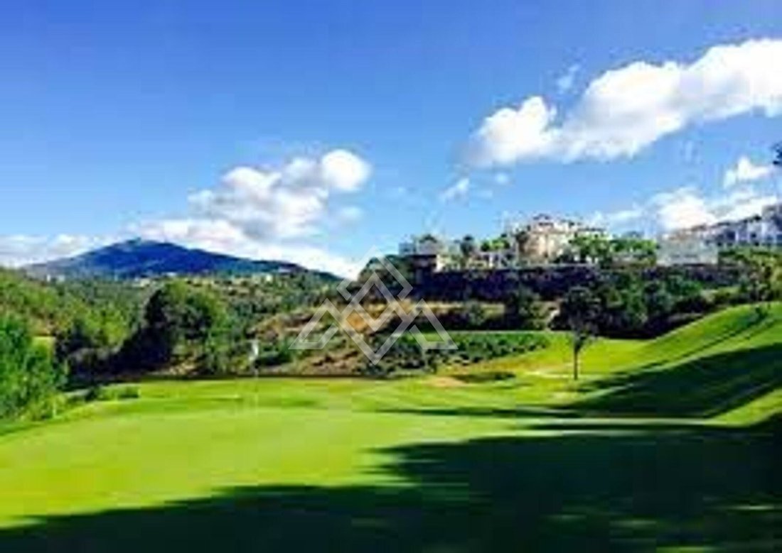Land in Benahavis, Andalusia, Spain 4 - 15491327