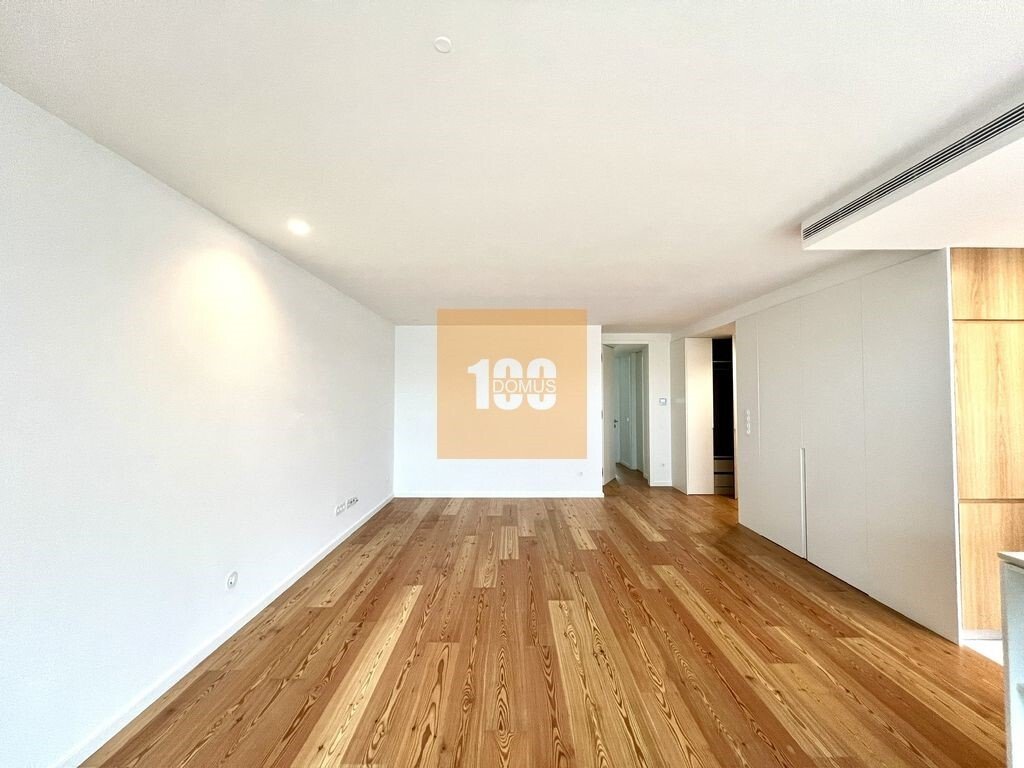 Apartment in Mafamude e Vilar do Paraiso, Porto District, Portugal 3 - 16225703