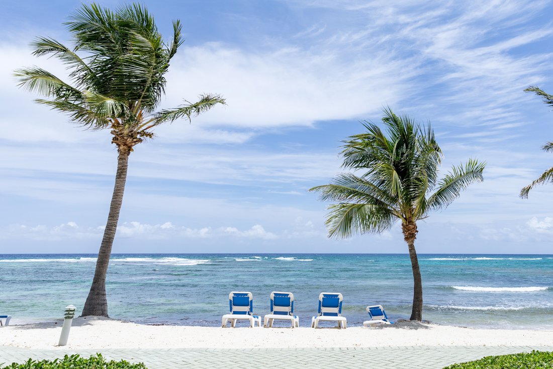 Condo in Gun Bay, East End, Cayman Islands 3 - 16719361