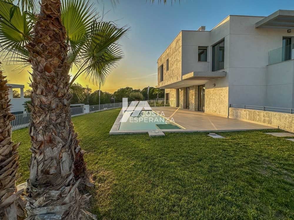 Chalet in Finestrat, Valencian Community, Spain 2 - 16712784