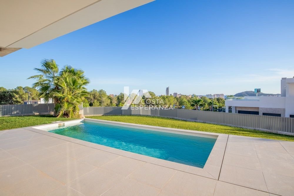 Chalet in Finestrat, Valencian Community, Spain 1 - 16712784