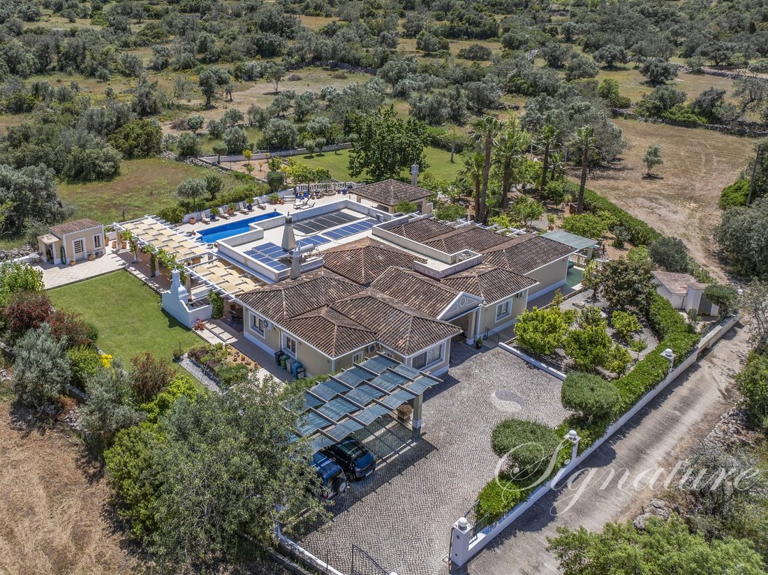 Villa in Santa Barbara de Nexe, Algarve, Portugal 1 - 16707749