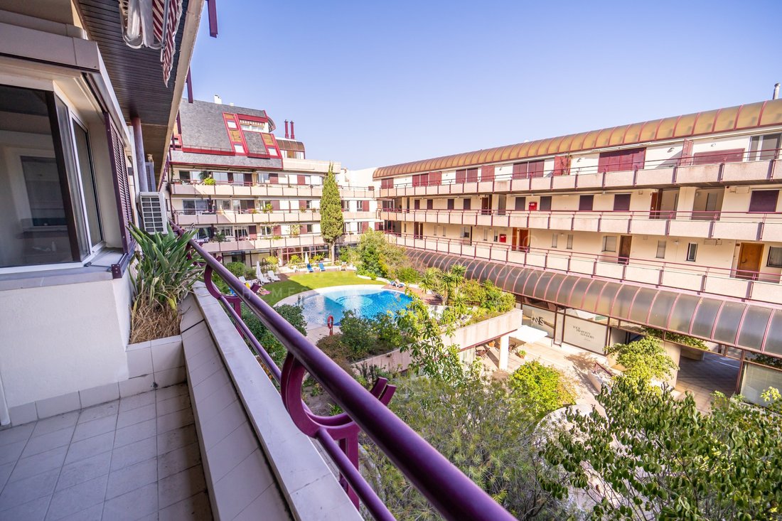 Apartment in Estoril, Cascais e Estoril, Lisbon 2 - 13695048