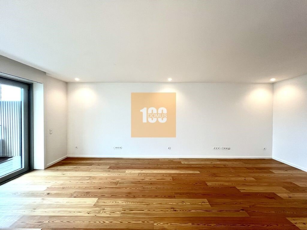 Apartment in Mafamude e Vilar do Paraiso, Porto District, Portugal 2 - 16225703