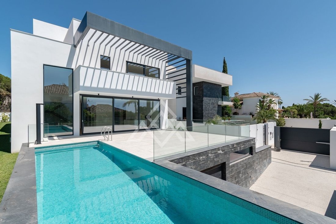 House in Elviria-Cabopino, Marbella, Spain 1 - 15491618