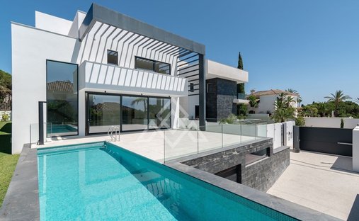 House in Elviria-Cabopino, Marbella, Spain 1