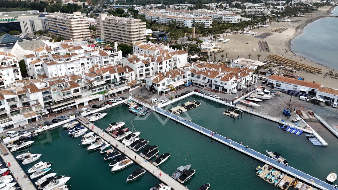 Penthouse in Puerto Banus, Marbella, Spain 1 - 15850491
