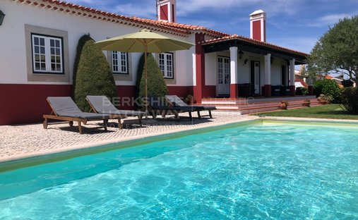 House in Santa Maria, Sao Pedro e Sobral da Lagoa, Leiria District, Portugal 1