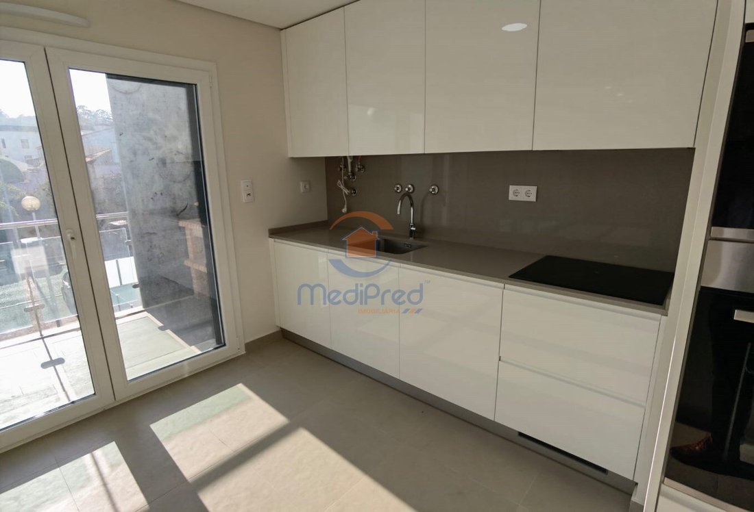 Apartment in Santo António dos Cavaleiros, Lisbon, Portugal 5 - 16598126
