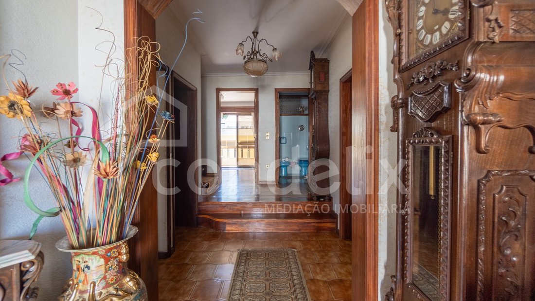 House in Vilar de Pinheiro, Porto District, Portugal 4 - 15658266