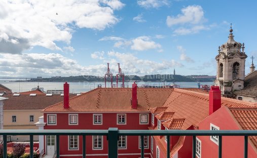 House in Misericordia, Lisbon, Portugal 1
