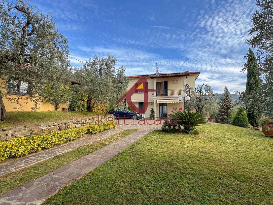 Villa in Center, Vinci, Tuscany 2 - 16716503