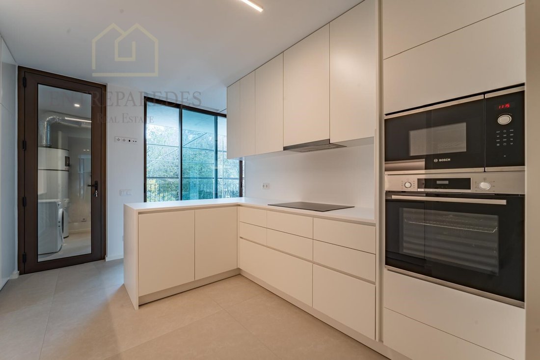 Apartment in Mafamude e Vilar do Paraiso, Porto District, Portugal 3 - 16369142