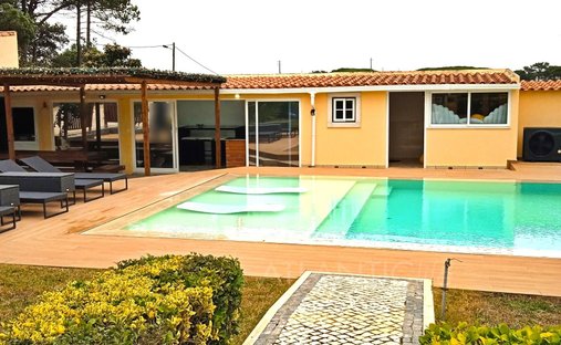 House in São João das Lampas, Lisbon, Portugal 1