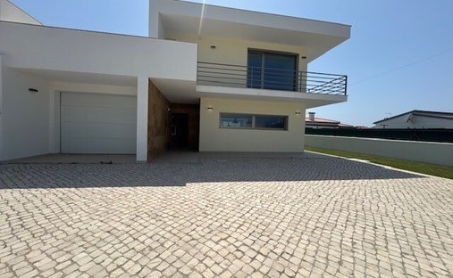 House in São João das Lampas, Lisbon, Portugal 1