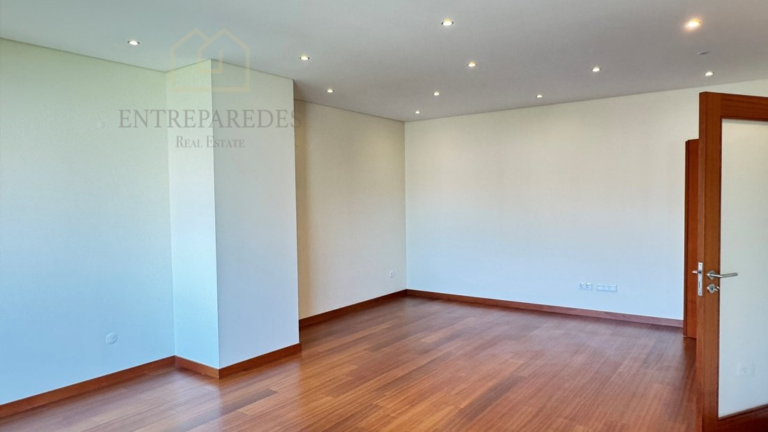 Apartment in Senhora da Hora, Porto District, Portugal 2 - 14576040