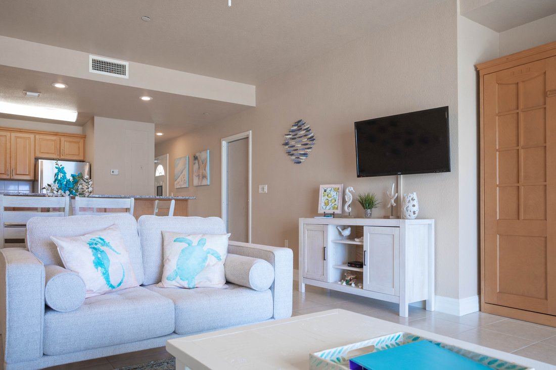 Condo in Gun Bay, East End, Cayman Islands 5 - 16719361