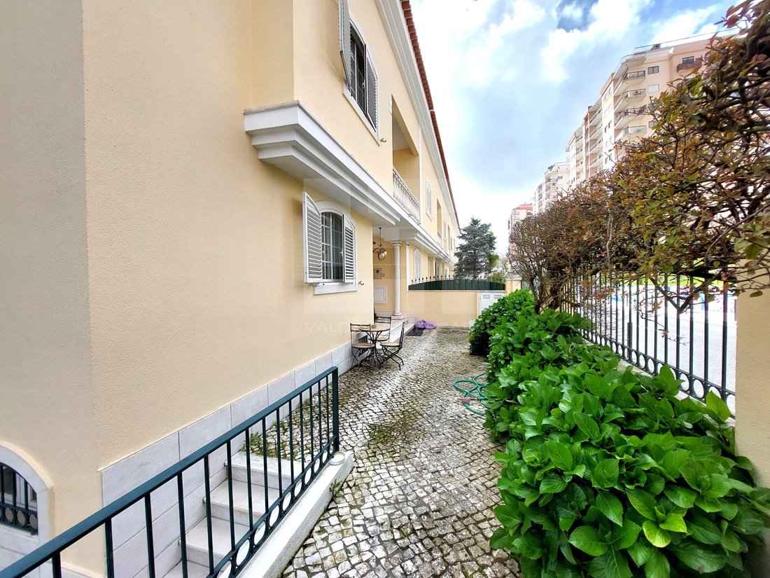 House in Alfragide, Lisbon, Portugal 3 - 15688061