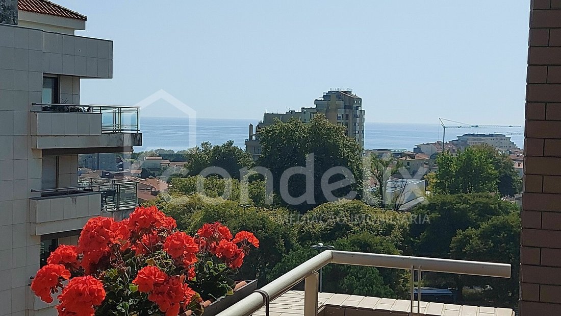 Apartment in Lordelo do Ouro e Massarelos, Porto District, Portugal 1 - 12523726