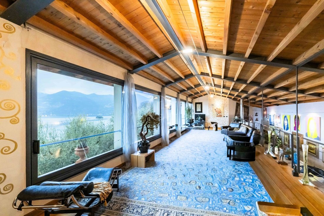 House in Sale Marasino, Lombardy, Italy 1 - 16714267
