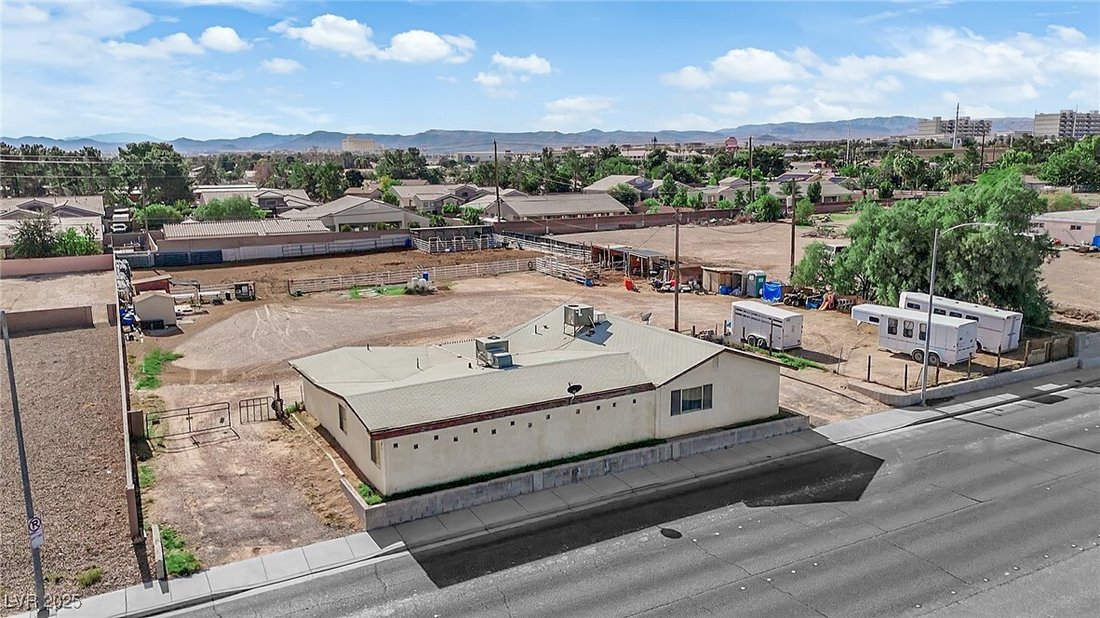 House in Las Vegas, Nevada, United States 3 - 16714469