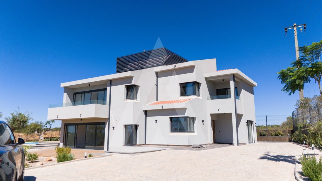 House in Quarteira, Algarve, Portugal 1 - 14672245