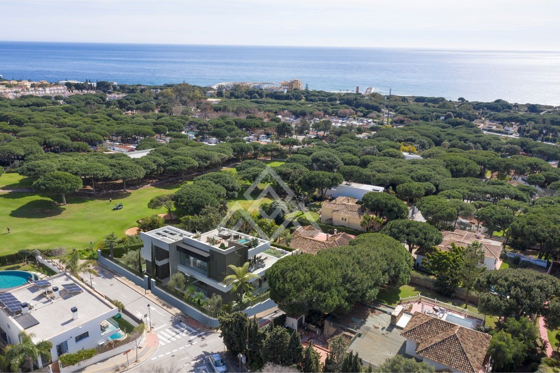 Villa in Puerto De Cabopino, Elviria-Cabopino, Marbella 2 - 16711726