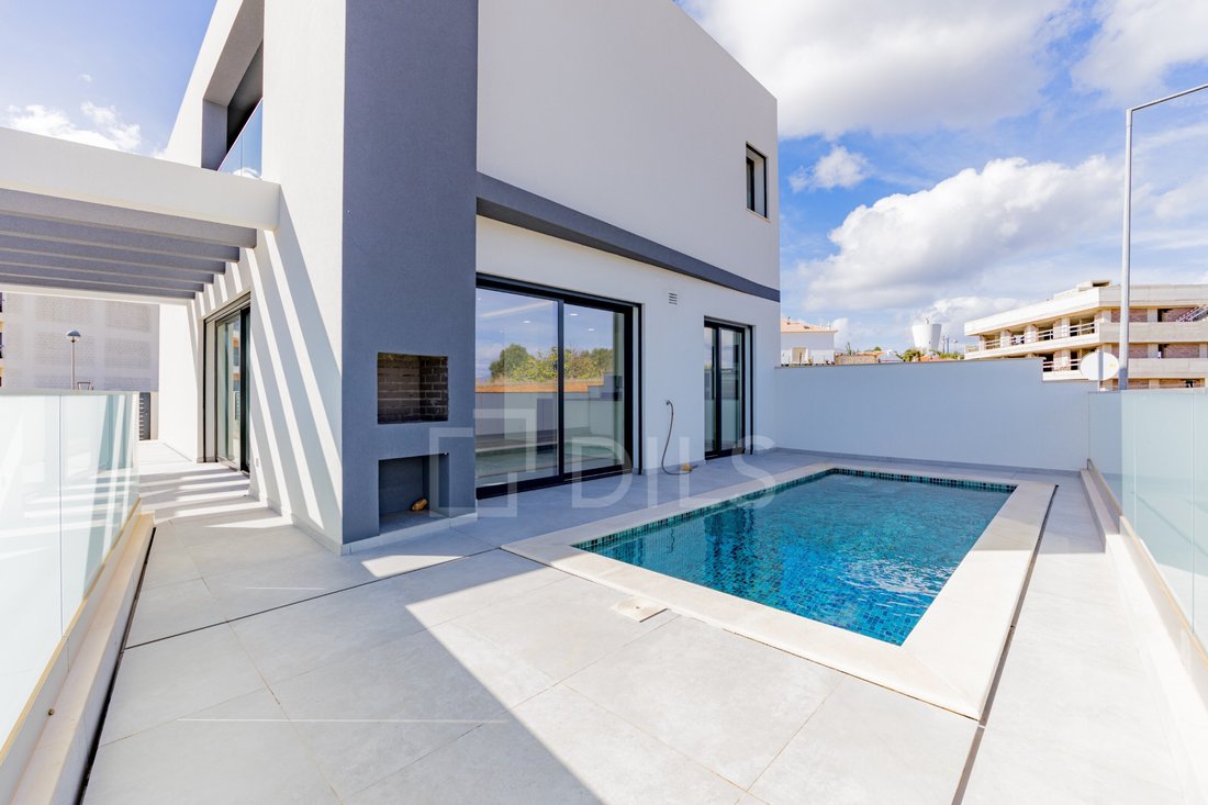 House in Mexilhoeira Grande, Algarve, Portugal 1 - 16658626