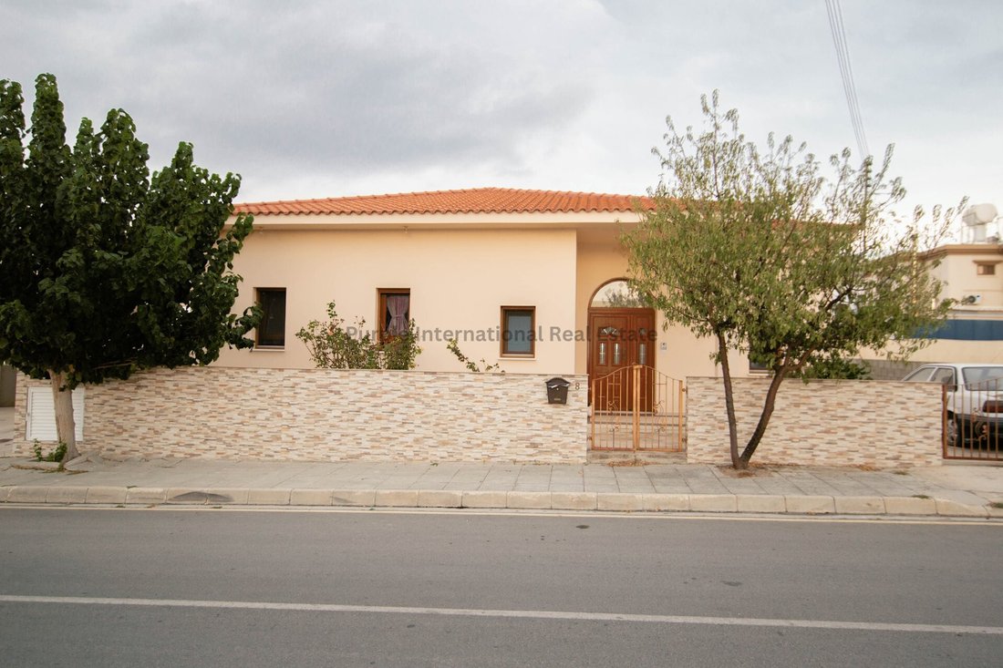 Villa in Xylotymvou, Larnaca, Cyprus 1 - 16712213