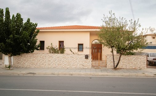 Villa in Xylotymvou, Larnaca, Cyprus 1