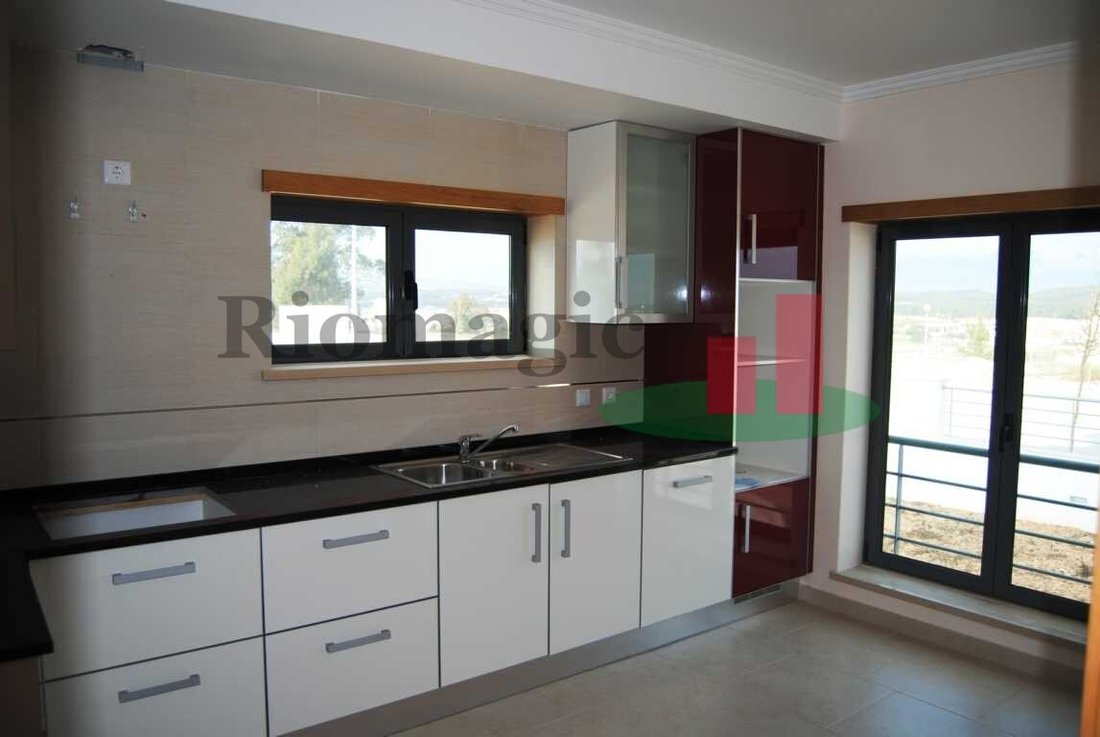 House in Rio Maior, Santarem District, Portugal 1 - 11973153