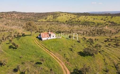 Anwesen in Santo Aleixo da Restauração, Beja, Portugal 1