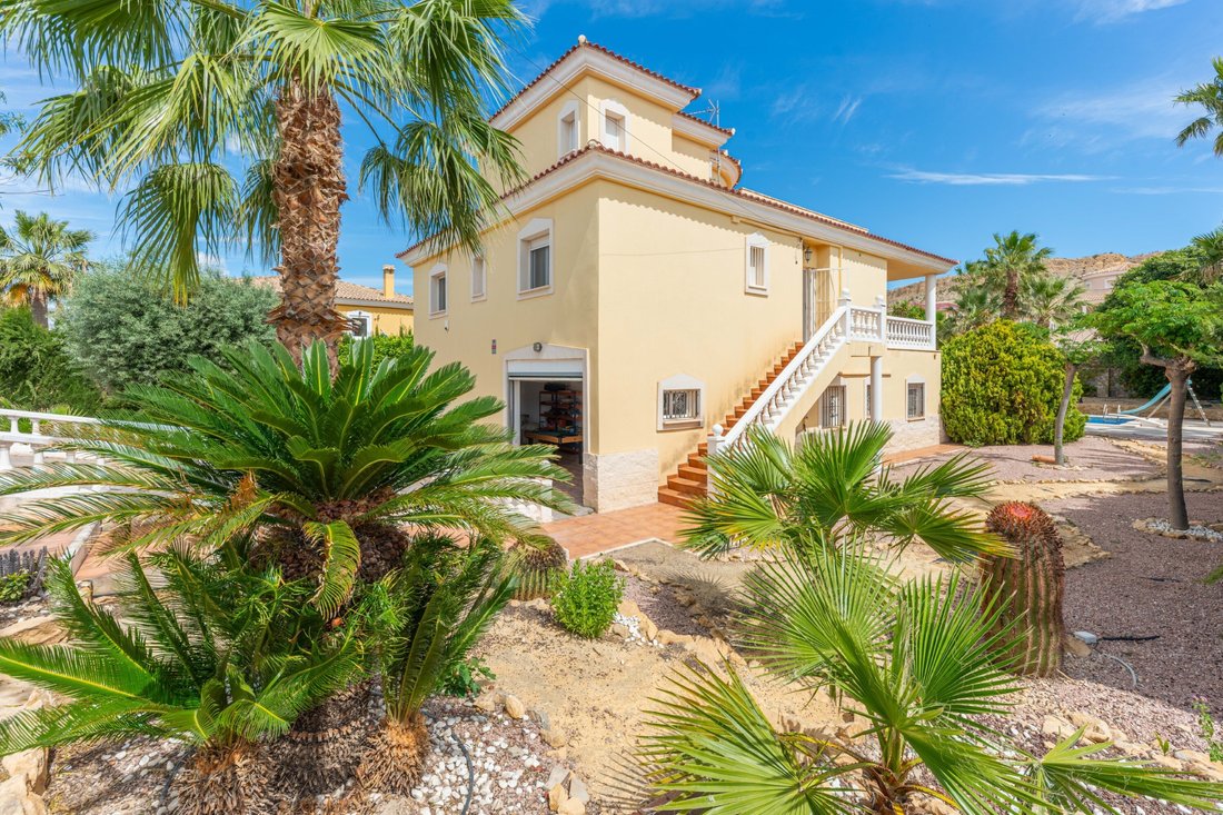 Villa in Mutxamel, Valencian Community, Spain 2 - 15856031