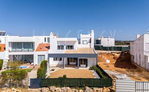 House in Mexilhoeira Grande, Algarve, Portugal 1